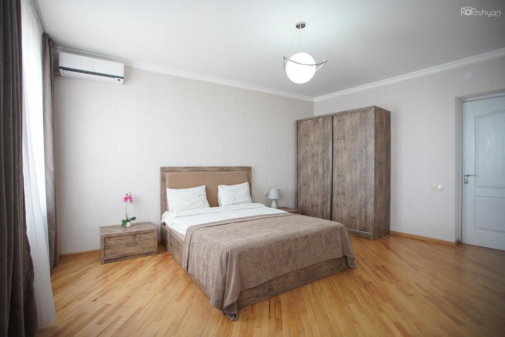 Zurabashvili Guest House room 2